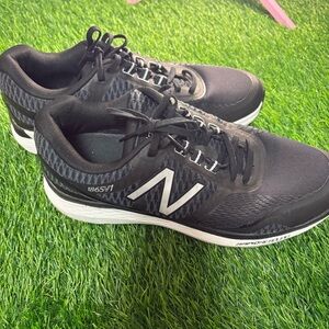 New balance black lace up tennis shoes men’s size 10